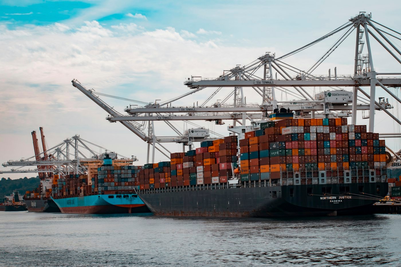 Puerto de contenedores: la cadena de suministro en escala global